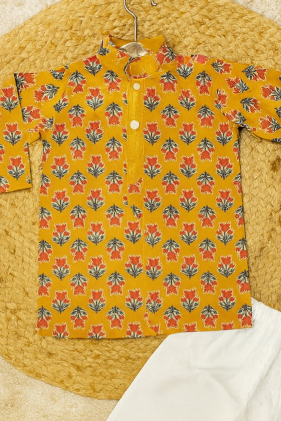 Cotton kurta pyjama set with festive prints