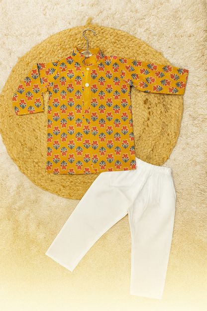 Cotton kurta pyjama set with festive prints