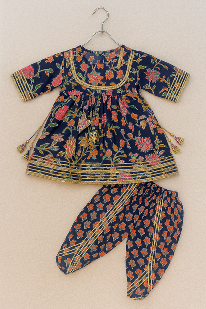 Ethnic printed twinning set with mirror lace