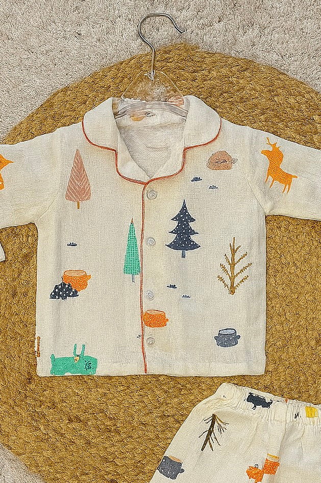 White cotton night suit with forest animal print