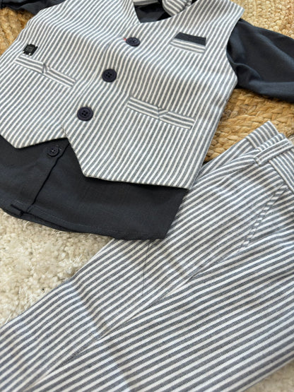 Full Sleeves Party Suit With Waist Coat Lines Print - Gray