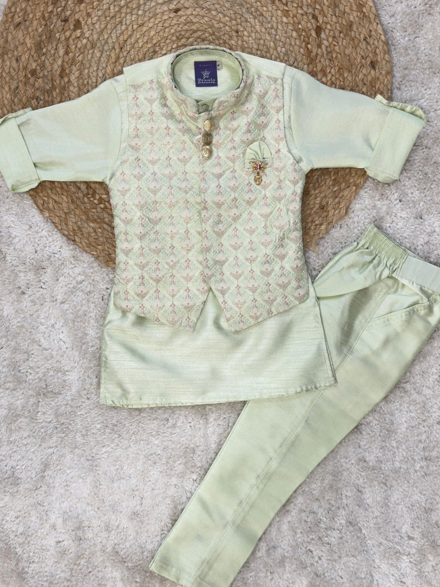 Full Sleeves Solid Color Kurta Pyjama Set with Waistcoat Argyle Print