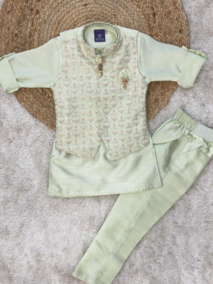 Full Sleeves Solid Color Kurta Pyjama Set with Waistcoat Argyle Print