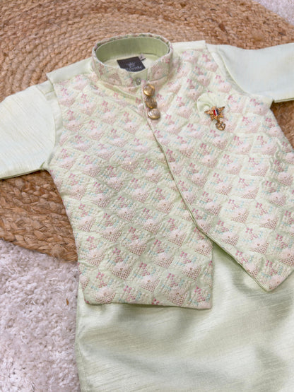 Full Sleeves Solid Color Kurta Pyjama Set with Waistcoat Argyle Print