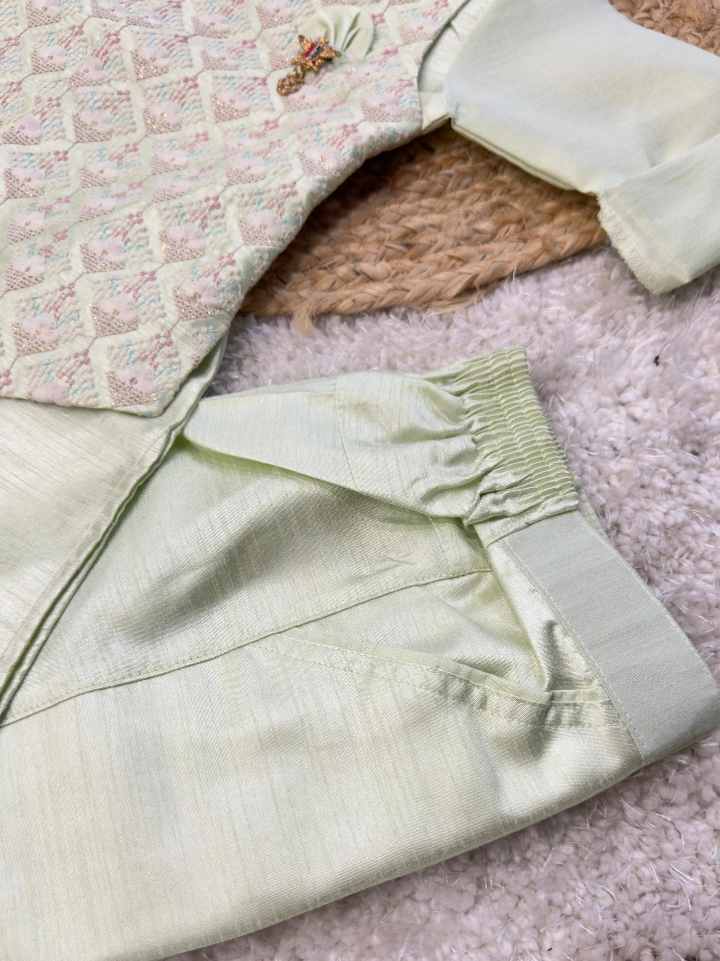 Full Sleeves Solid Color Kurta Pyjama Set with Waistcoat Argyle Print